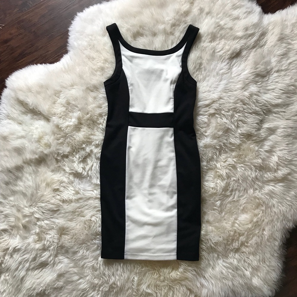 ✨NWT✨ Black & White Sheath Dress Forever 21